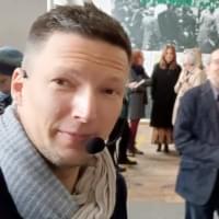 dymki rozmowy przedstawiające tłumaczenie